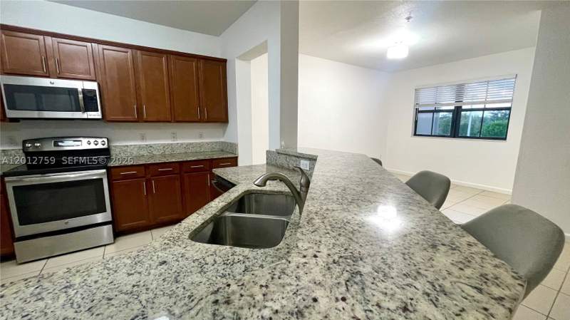 2 bedroom Condominium at 10620 NW 88th St 205, Adagio At Central Park Co, Doral — photo 4