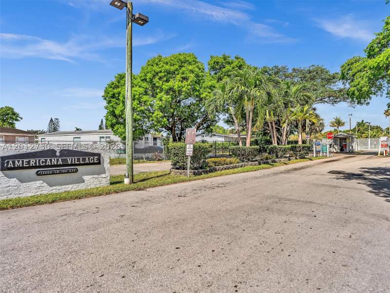 2 bedroom MobileHome at 19800 SW 180th Ave #80, Americana Village Condo, Miami — photo 4