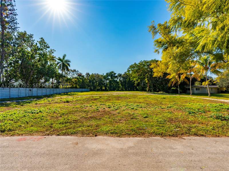5 bedroom SingleFamilyResidence at 9800 SW 114th St, Killian Drive Estates, Miami — photo 3