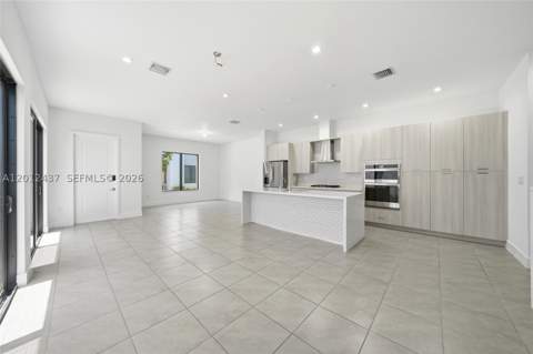 4356 NW 80th Ave, Doral FL - photo 8 of 58