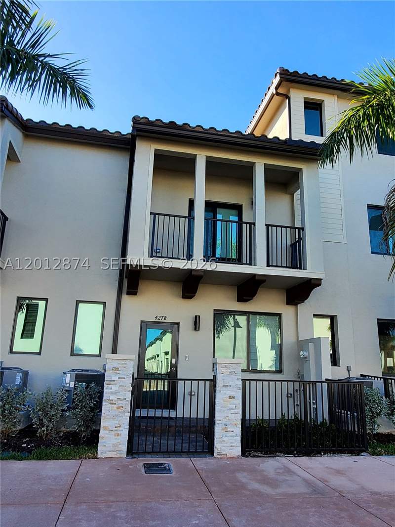 3 bedroom Townhouse at 4278 NW 82nd Ave 4278, Downtown Doral South Phas, Doral — photo 2