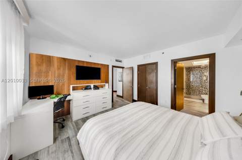 500 Brickell Ave 3707, Miami FL - photo 20 of 43