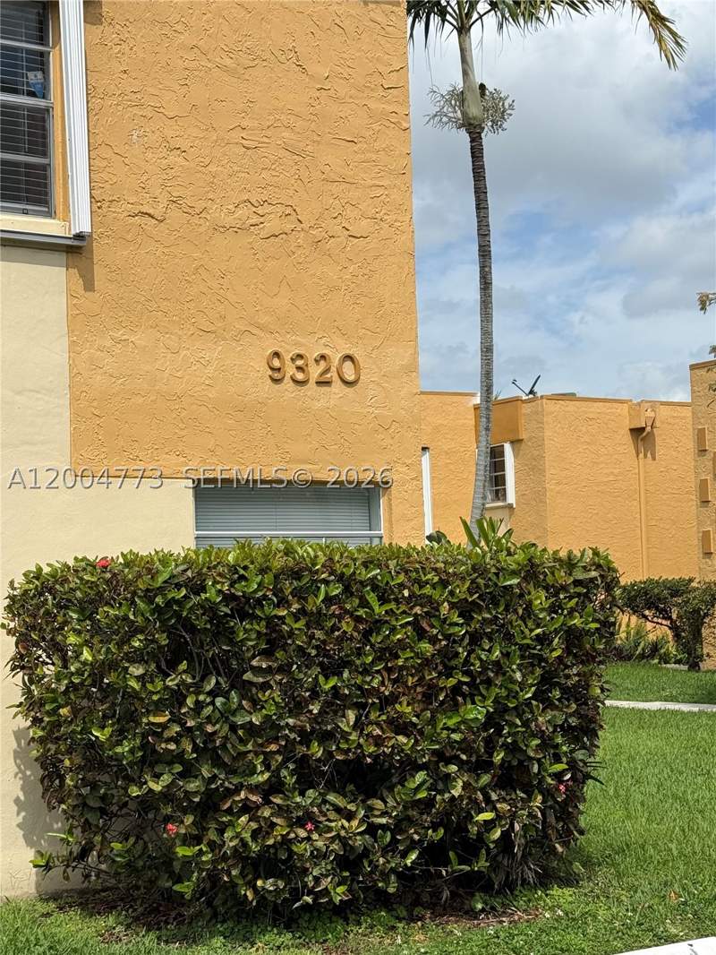 2 bedroom Condominium at 9320 W Flagler St 201D, South Winds Condo, Miami — photo 2
