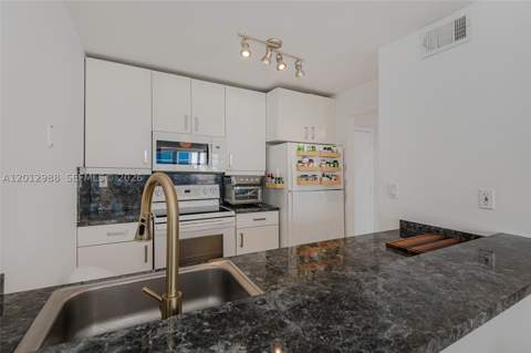 600 NE 36th St 706, Miami FL - photo 11 of 34