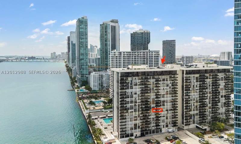 2 bedroom Condominium at 600 NE 36th St 706, Charter Club Condo, Miami — photo 2