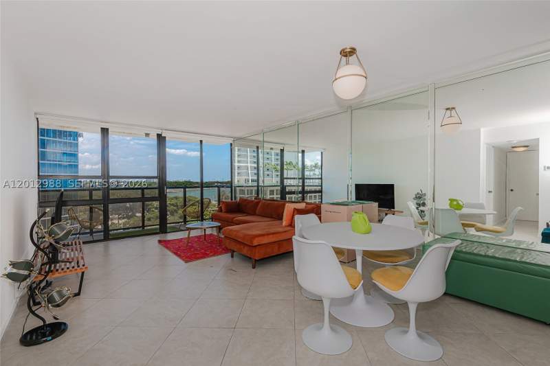 2 bedroom Condominium at 600 NE 36th St 706, Charter Club Condo, Miami — photo 3