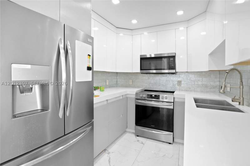 2 bedroom Condominium at 3675 N Country Club Dr 2008, Aventura Eldorado Condo, Aventura — photo 5