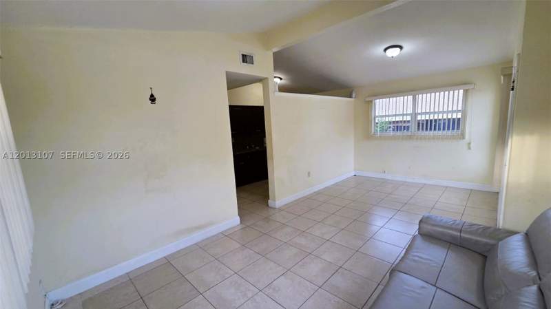 3 bedroom SingleFamilyResidence at 2335 NW 55th St, High Ridge Park, Miami — photo 5