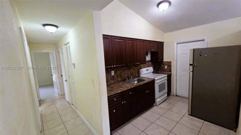 2335 NW 55th St, Miami FL - photo 8 of 48