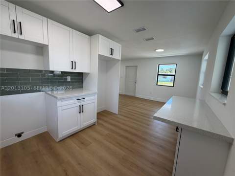 291 NW 184th Ter, Miami Gardens FL - photo 13 of 31