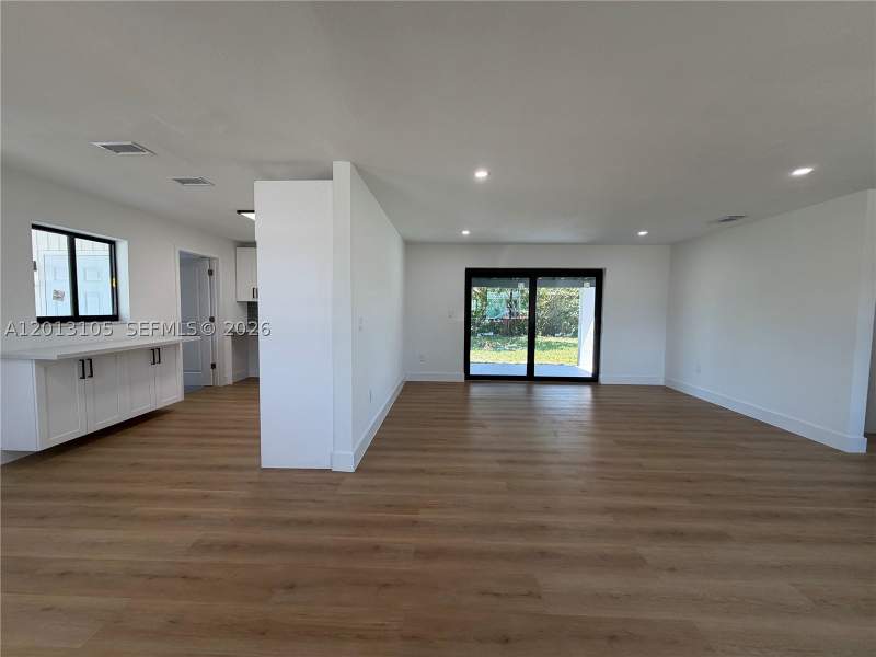 3 bedroom SingleFamilyResidence at 291 NW 184th Ter, Green Homesites, Miami Gardens — photo 5