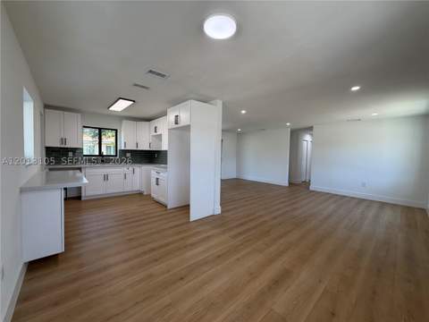 291 NW 184th Ter, Miami Gardens FL - photo 6 of 31
