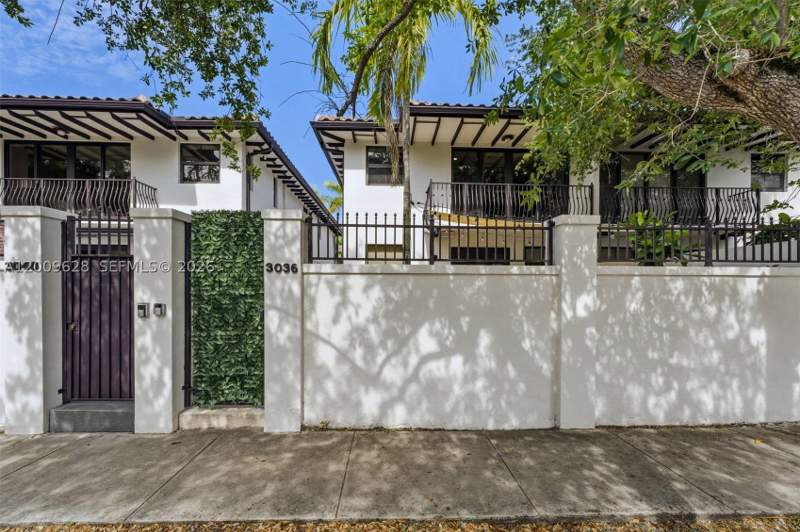 3 bedroom Townhouse at 3036 Mcdonald Street, Grove Enclave Condo, Miami — photo 2