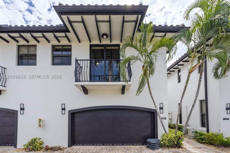 3 bedroom Townhouse at 3036 Mcdonald Street, Grove Enclave Condo, Miami — photo 3
