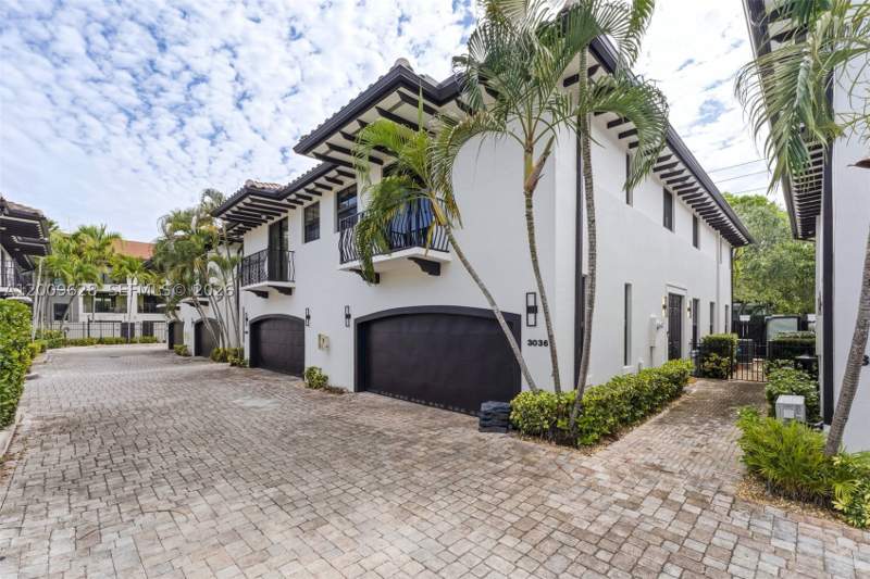 3 bedroom Townhouse at 3036 Mcdonald Street, Grove Enclave Condo, Miami — photo 4