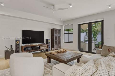 3036 Mcdonald Street, Miami FL - photo 9 of 45