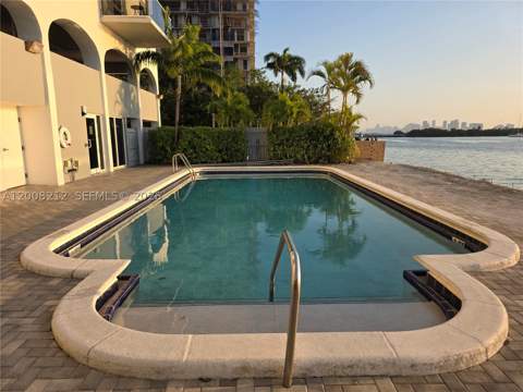7928 West Dr 307, North Bay Village FL - photo 21 of 32
