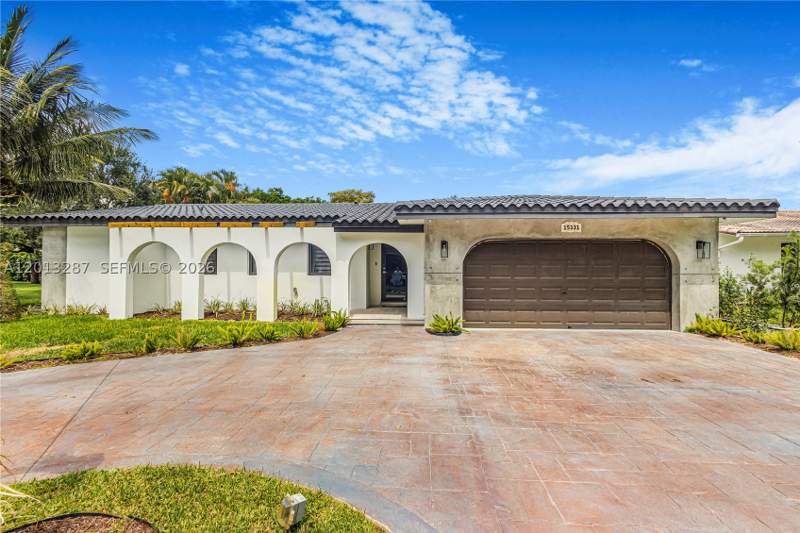 4 bedroom SingleFamilyResidence at 15331 Turnbull Dr, Miami Lakes Eagle Nest SE, Miami Lakes — photo 3