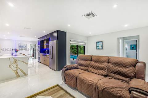 15331 Turnbull Dr, Miami Lakes FL - photo 9 of 72