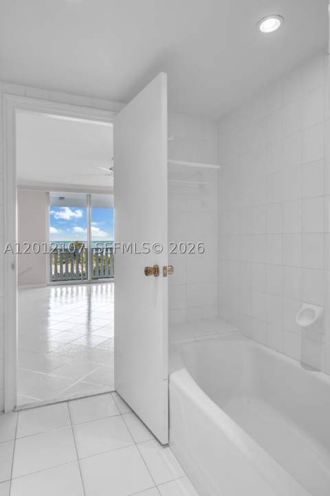 200 Ocean Lane Dr 407, Key Biscayne FL - photo 13 of 40