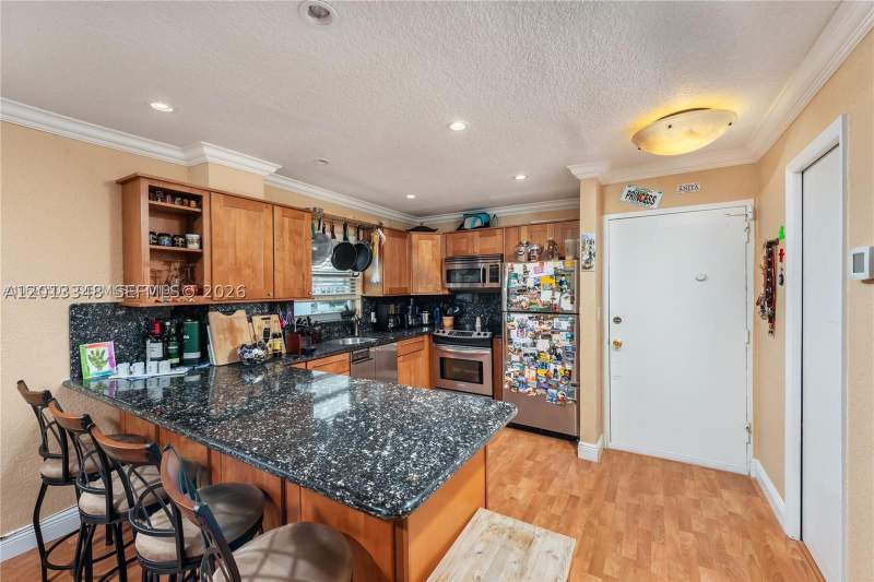 1 bedroom Condominium at 1000 Michigan Ave 704, Parkview House Condo, Miami Beach — photo 5