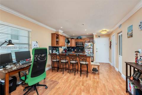 1000 Michigan Ave 704, Miami Beach FL - photo 6 of 21
