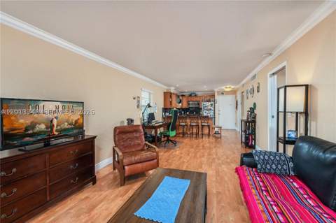 1000 Michigan Ave 704, Miami Beach FL - photo 7 of 21