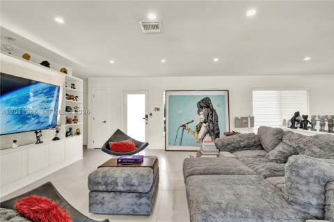 21015 NE 19th Ct, Miami FL - photo 16 of 40