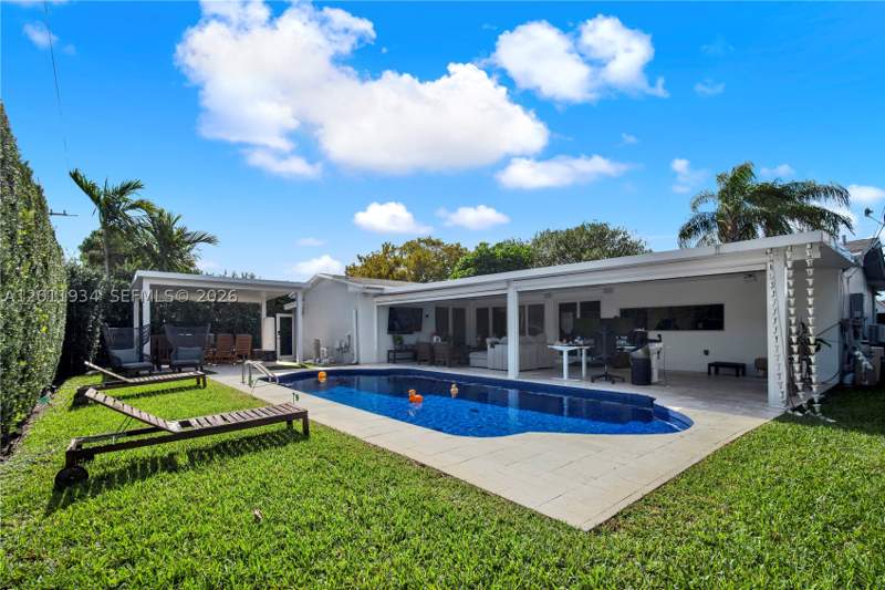 3 bedroom SingleFamilyResidence at 21015 NE 19th Ct, Highland Gardens, Miami — photo 2