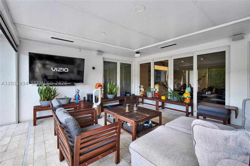 3 bedroom SingleFamilyResidence at 21015 NE 19th Ct, Highland Gardens, Miami — photo 4