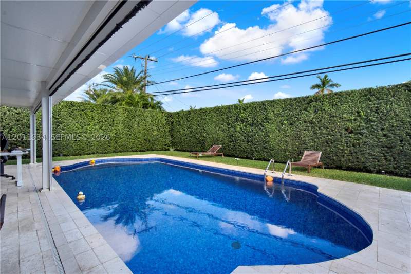 3 bedroom SingleFamilyResidence at 21015 NE 19th Ct, Highland Gardens, Miami — photo 5