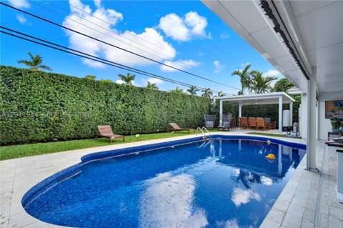 21015 NE 19th Ct, Miami FL - photo 9 of 40