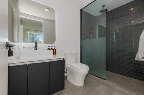 227 NE 2nd St 2206, Miami FL - photo 15 of 38
