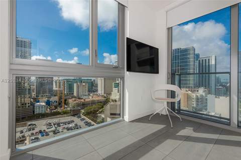 227 NE 2nd St 2206, Miami FL - photo 19 of 38