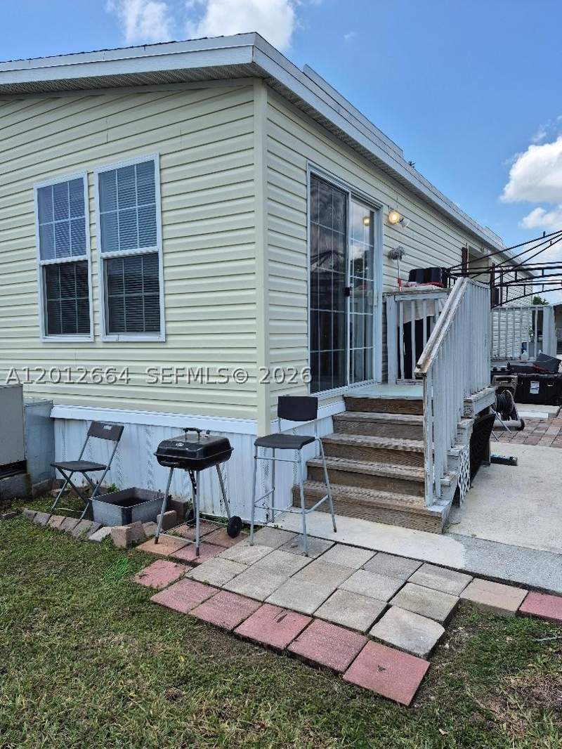 3 bedroom MobileHome at 34965 SW 188 Pl Lot 508, Goldcoaster, Homestead — photo 3