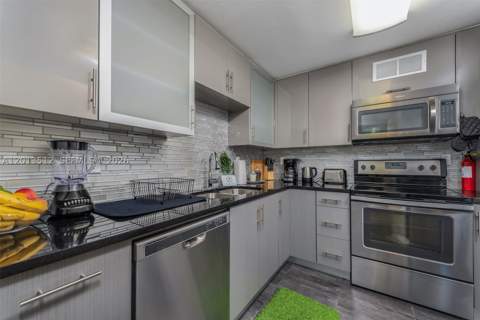 200 178th Dr 604, Sunny Isles Beach FL - photo 13 of 26