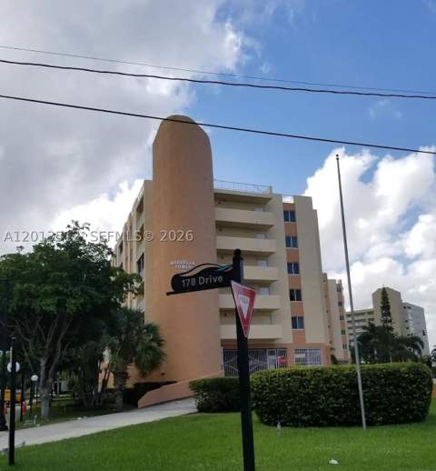200 178th Dr 604, Sunny Isles Beach FL - photo 20 of 26