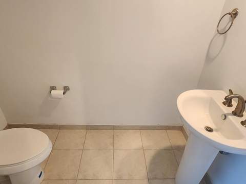 15051 Royal Oaks Lane 202, North Miami FL - photo 9 of 19