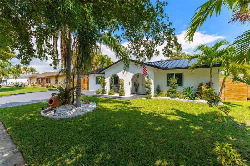 3 bedroom SingleFamilyResidence at 6651 SW 148th Court, Westwind Lakes Sec 2, Miami — photo 2