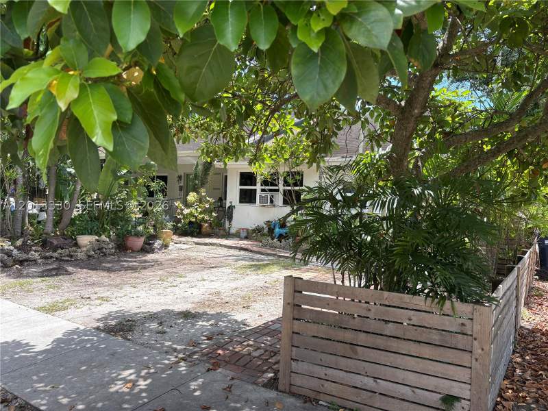 6 bedroom SingleFamilyResidence at 5930 SW 44th Ter, Riviera Estates 1st Addn, Miami — photo 4