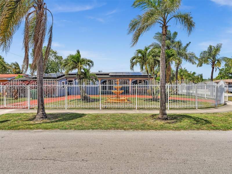 3 bedroom SingleFamilyResidence at 4301 NW 185th St, Highland Park Estates, Miami Gardens — photo 2