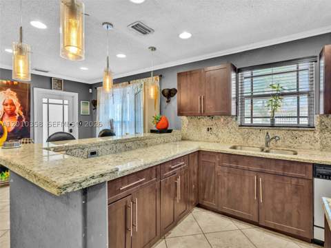 4301 NW 185th St, Miami Gardens FL - photo 8 of 30