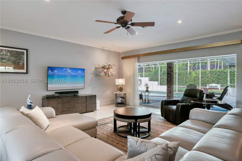 4 bedroom SingleFamilyResidence at 13401 SW 74th Ave, Garden Mnr, Pinecrest — photo 5