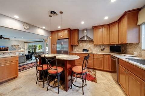 13401 SW 74th Ave, Pinecrest FL - photo 8 of 24