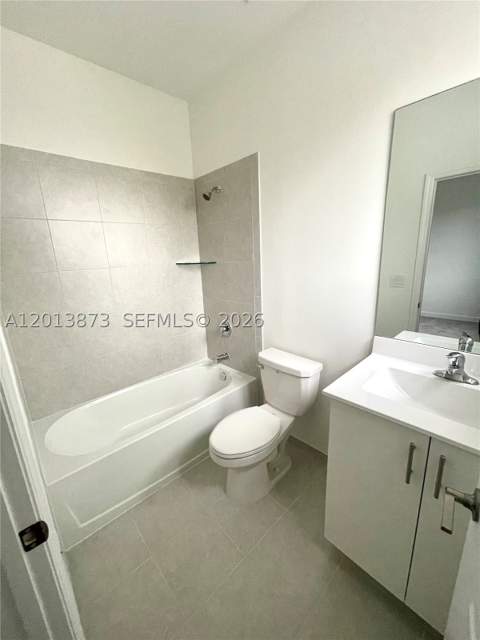 929 NE 211th St, Miami FL - photo 10 of 16