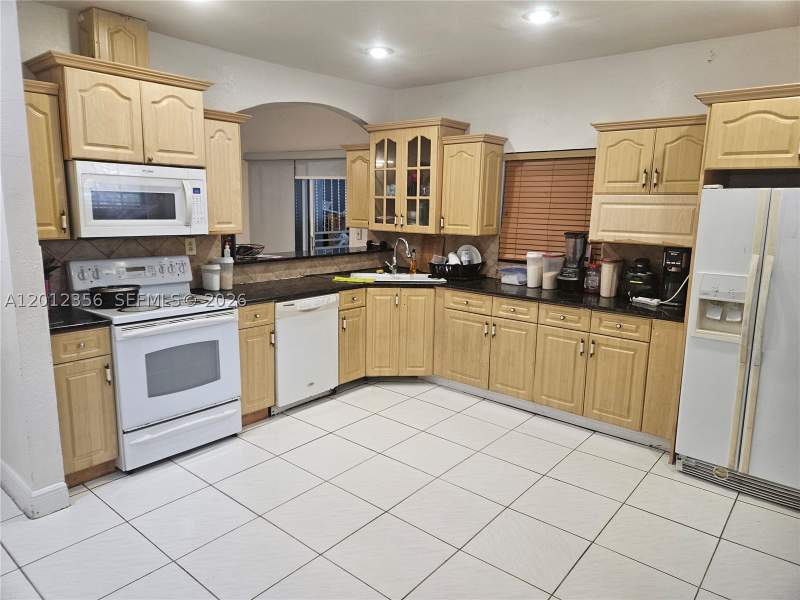 6 bedroom SingleFamilyResidence at 2231 NW 4th Ter, City Line Park Amd, Miami — photo 2