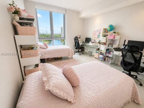 17111 Biscayne Blvd 1610, North Miami Beach FL - photo 6 of 12