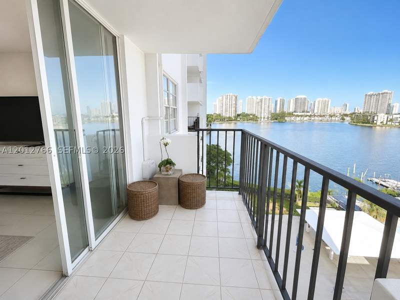 1 bedroom Condominium at 2780 NE 183rd St 710, Commodore Plaza Condo, Aventura — photo 4