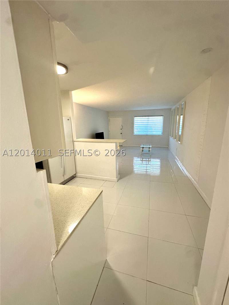 1 bedroom Condominium at 1120 102nd St 4, Golden Key Condo, The, Bay Harbor Islands — photo 4