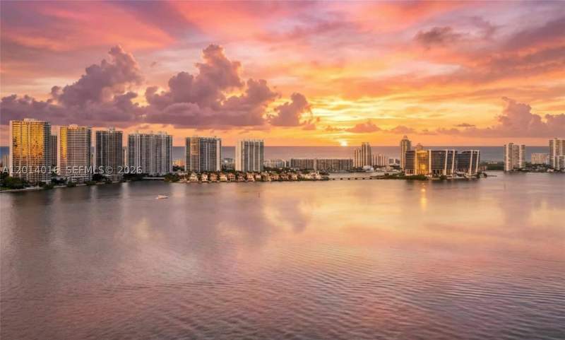 2 bedroom Condominium at 251 174th St 1517, Winston Towers 200, Sunny Isles Beach — photo 2